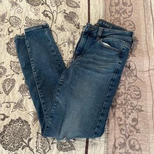 medium wash american eagle jeans